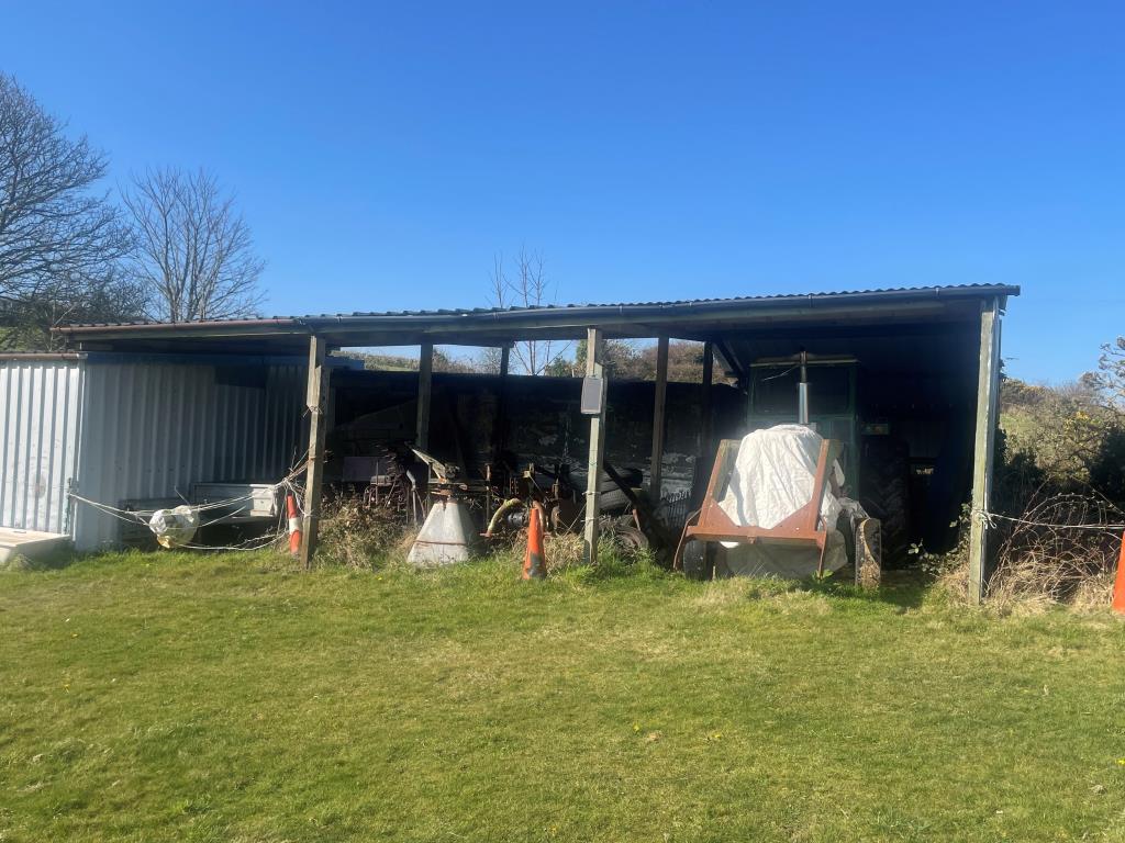 Lot: 9 - LAND WITH STABLE BLOCK AND BARN - View of barn from alternative angle